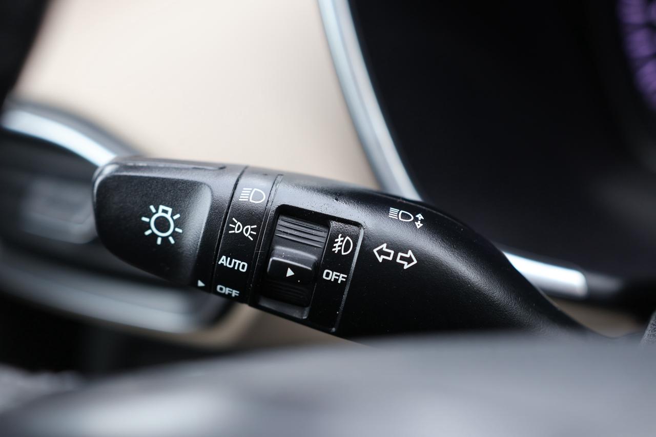 2019 Hyundai Santa Fe 2.0T LUXURY-HTRAC-AWD/ADAP CRUISE/LEATHER/PANOROOF Photo