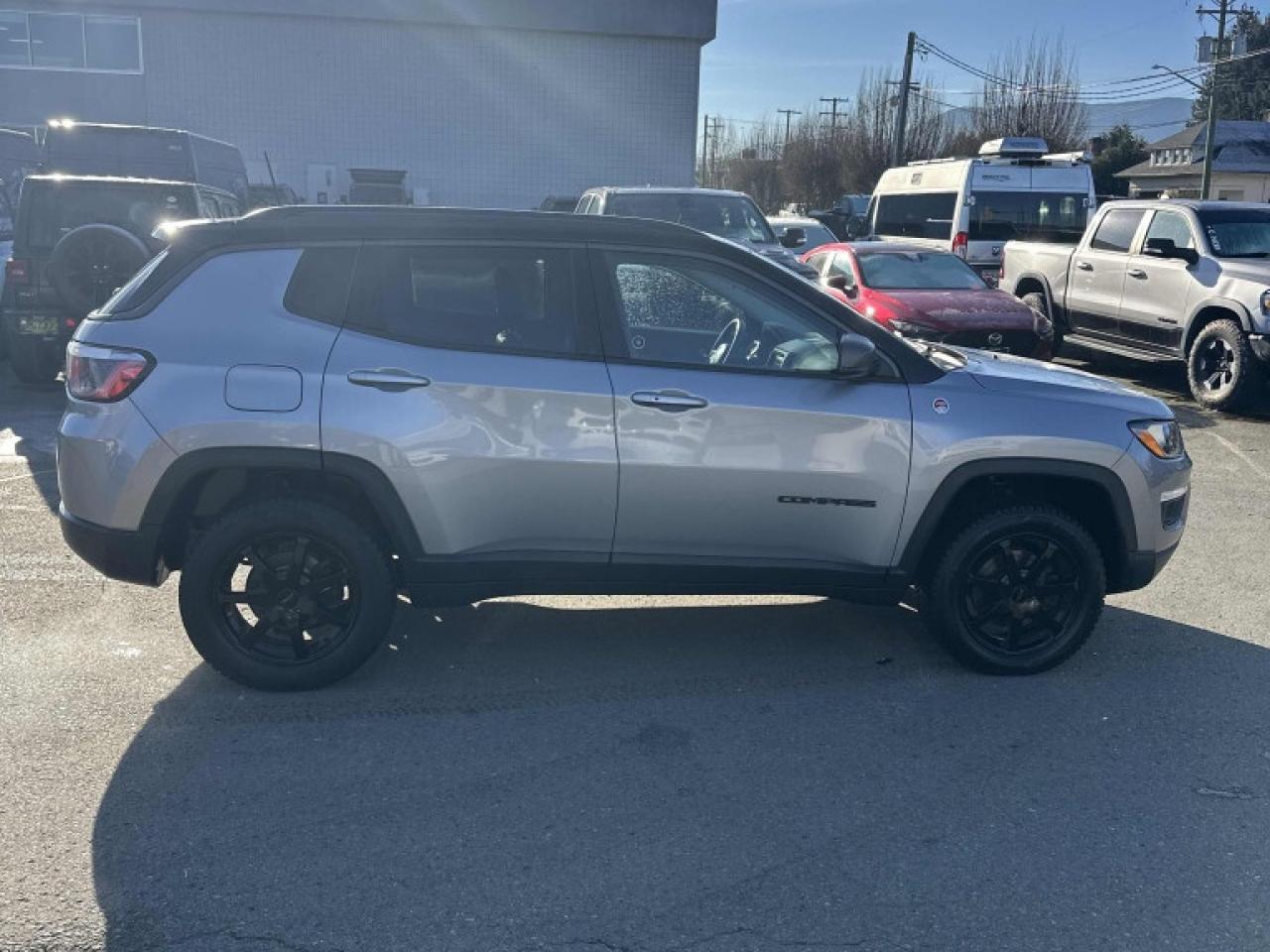 2018 Jeep Compass Trailhawk 4dr 4x4 Automatic Photo3