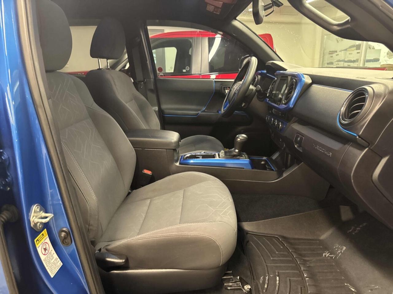 2017 Toyota Tacoma SR5 Double Cab Photo4