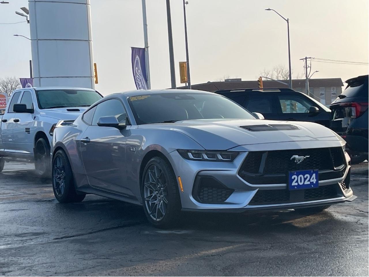 2024 Ford Mustang GT COUPE 5.0L AUTO PERFORMANCE PKG LOW KMS Photo