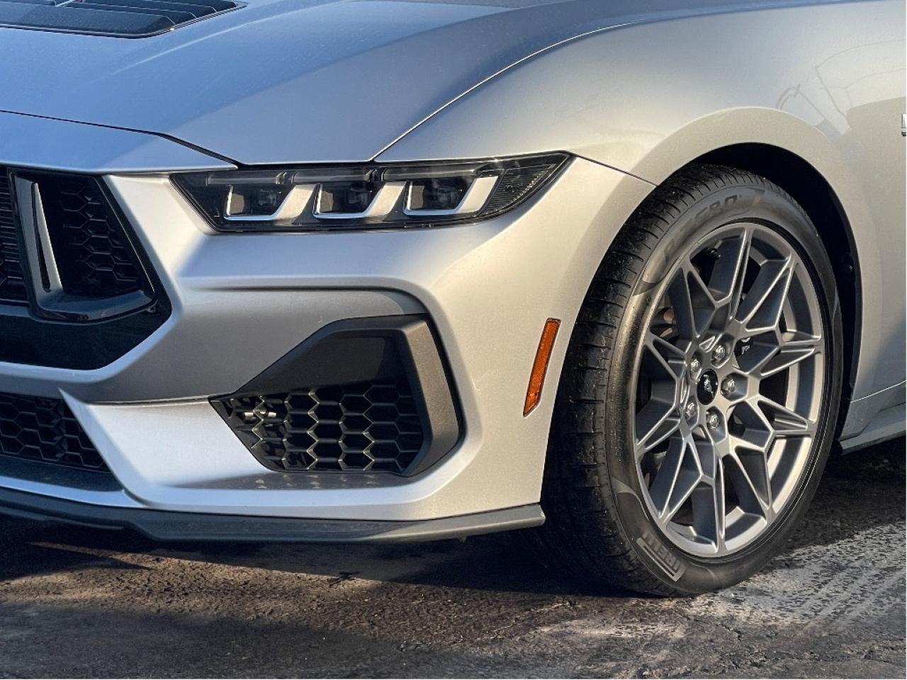 2024 Ford Mustang GT COUPE 5.0L AUTO PERFORMANCE PKG LOW KMS Photo