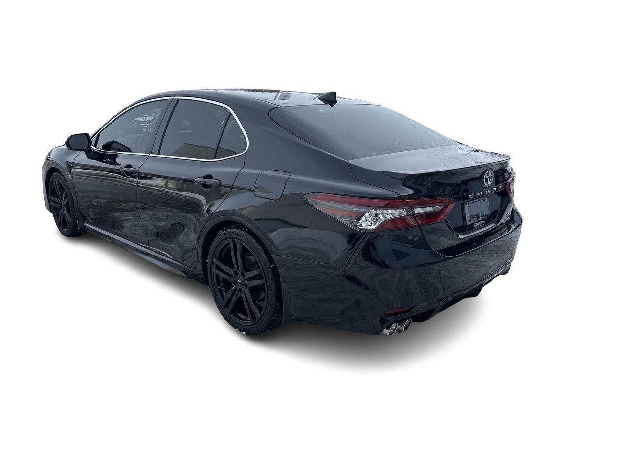 2023 Toyota Camry Hybrid XSE Low KM Winter Tire Package Sunroof Adap Photo