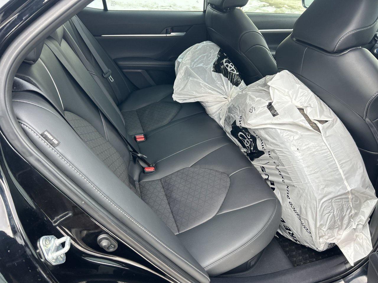 2023 Toyota Camry Hybrid XSE Low KM Winter Tire Package Sunroof Adap Photo