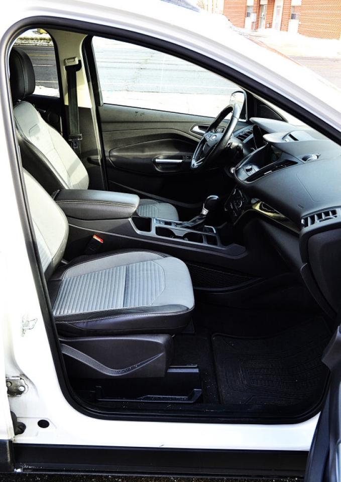 2017 Ford Escape SE 4dr 4x4 Automatic Photo