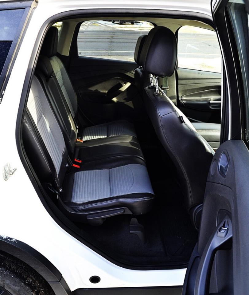 2017 Ford Escape SE 4dr 4x4 Automatic Photo