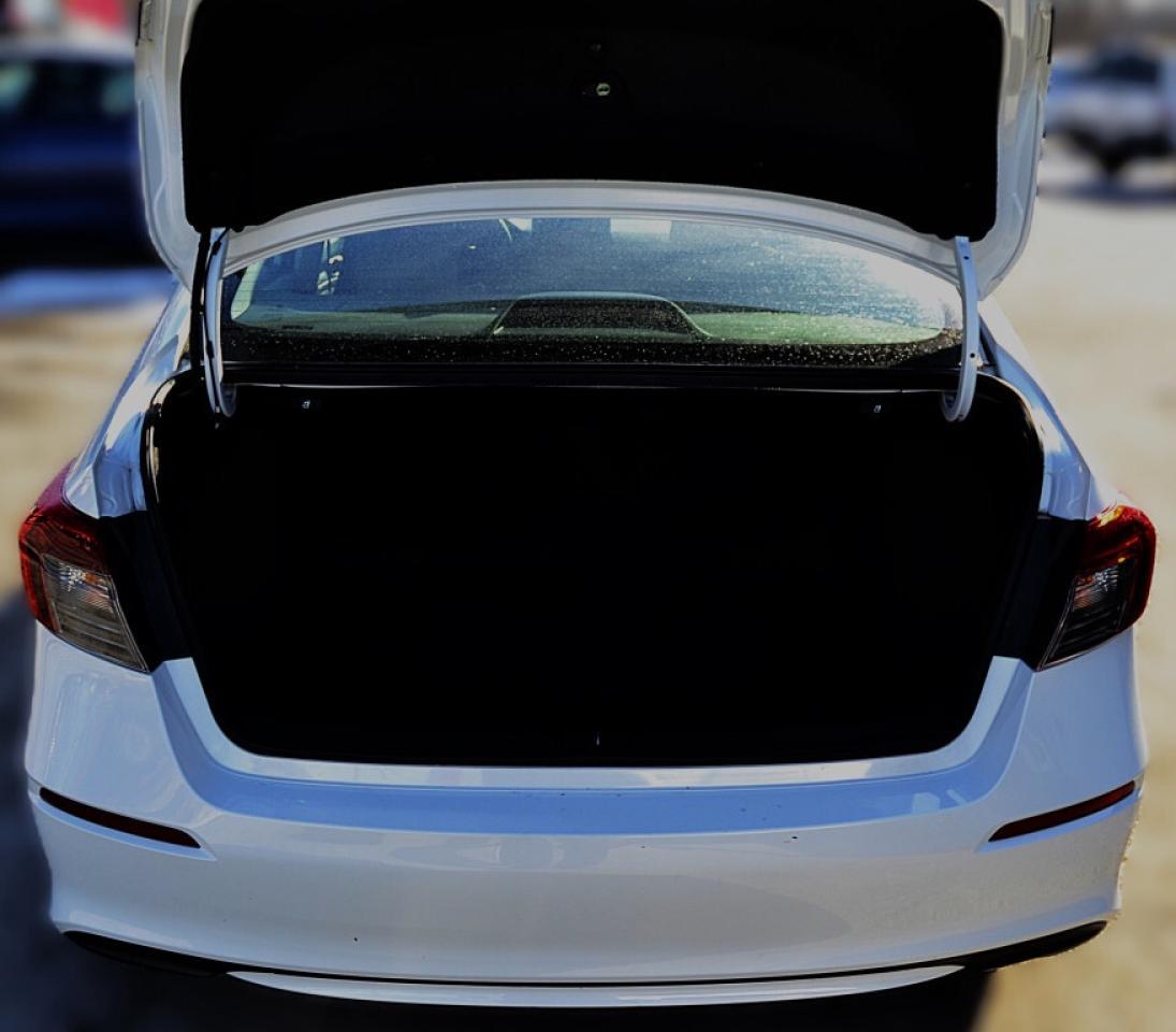 2022 Honda Civic Sedan LX CVT Photo