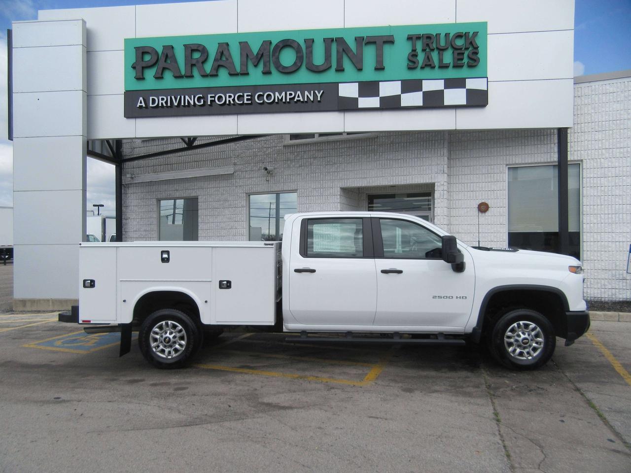 2025 Chevrolet ChevroletSilverado 4X4 CREW CAB  NEW SERVICE/UTILITY BODY Photo1