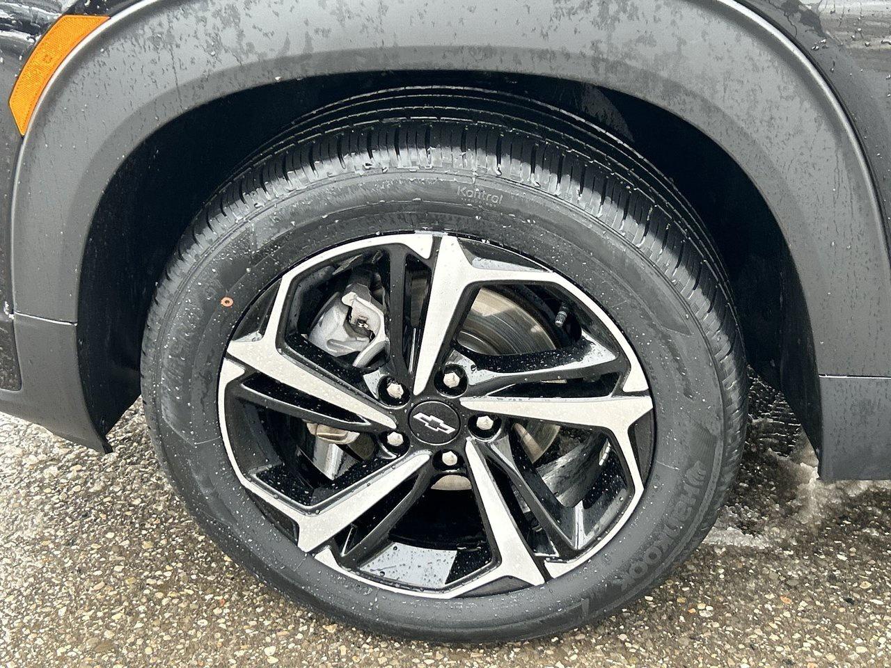 2023 Chevrolet TrailBlazer RS Low KM Lane Keeping Remote Start Photo