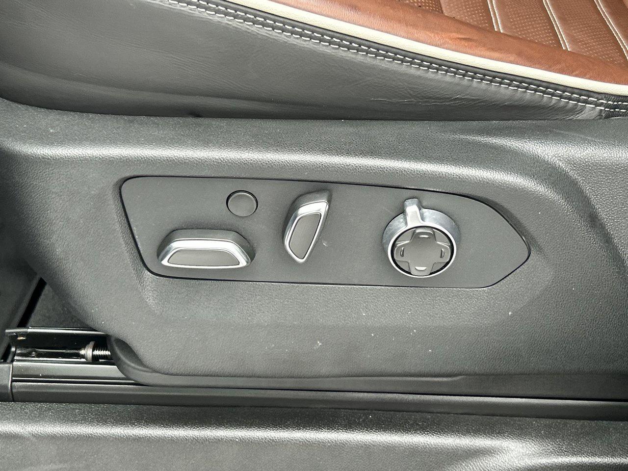 2024 GMC Yukon XL 4WD 4dr Denali Ultimate Low KM Rare Denali Ultimat Photo