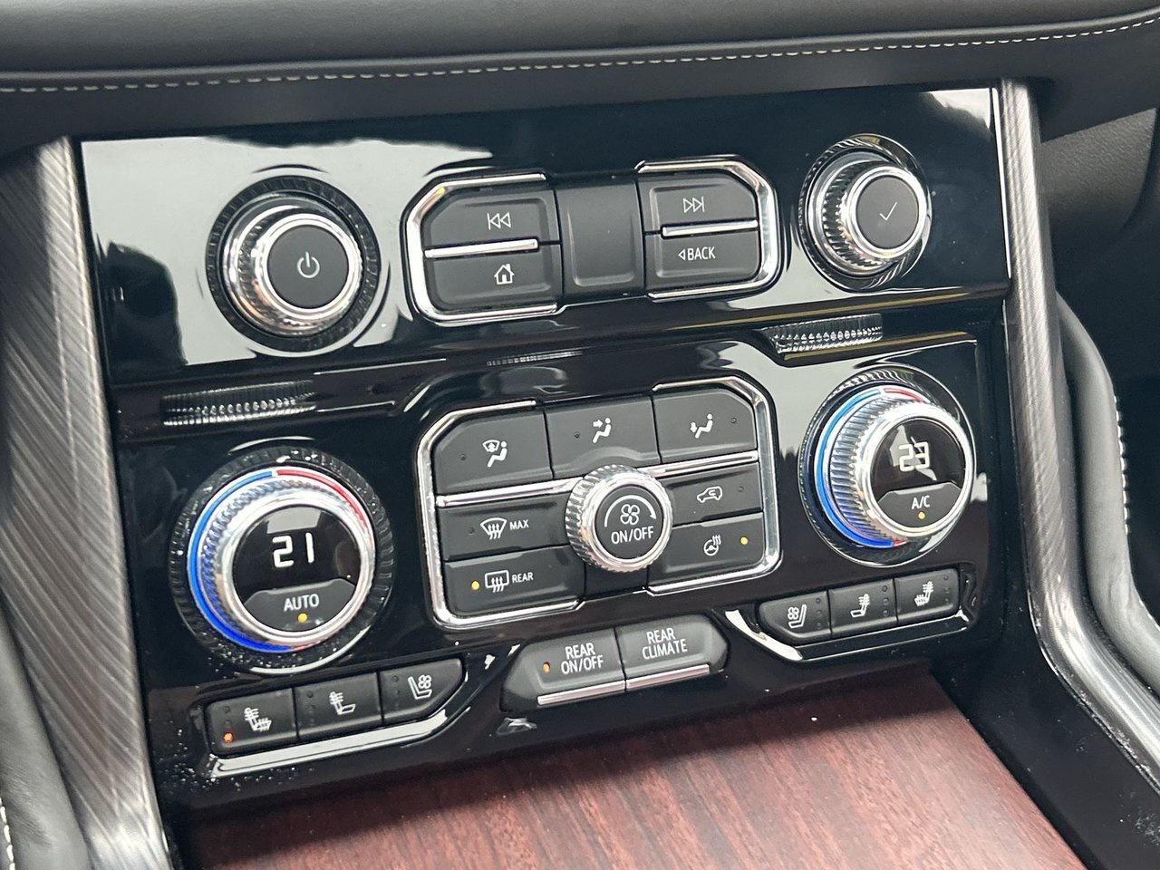 2024 GMC Yukon XL 4WD 4dr Denali Ultimate Low KM Rare Denali Ultimat Photo