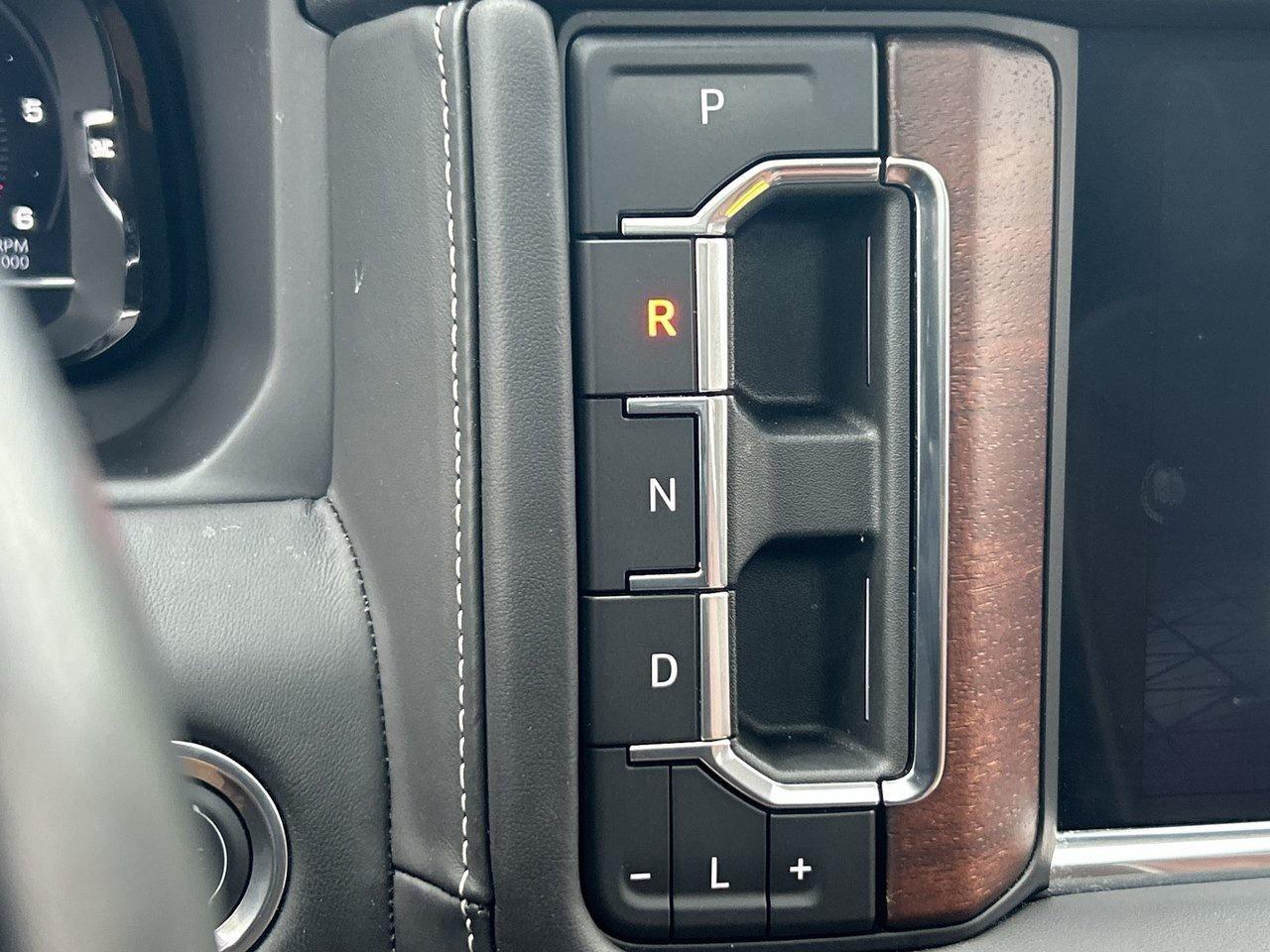 2024 GMC Yukon XL 4WD 4dr Denali Ultimate Low KM Rare Denali Ultimat Photo