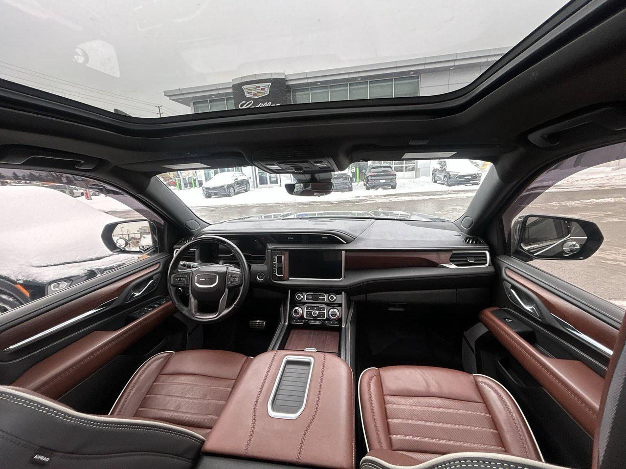 2024 GMC Yukon XL 4WD 4dr Denali Ultimate Low KM Rare Denali Ultimat Photo