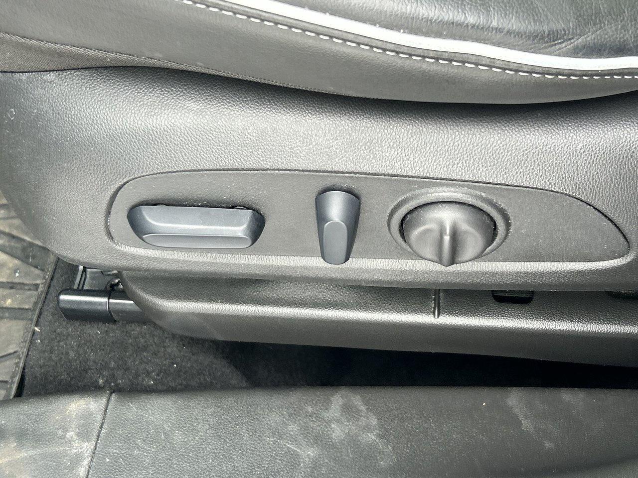 2024 Buick Encore GX Avenir Winter Tire Package Moonroof Adaptive Cruis Photo