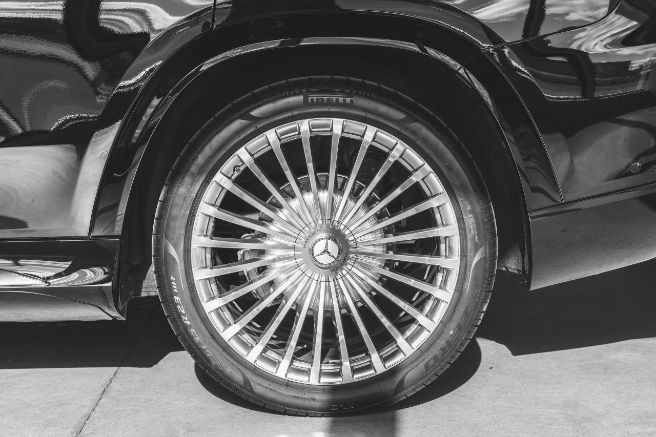 2023 Mercedes-Benz GLS Maybach GLS 600 4MATIC SUV Photo