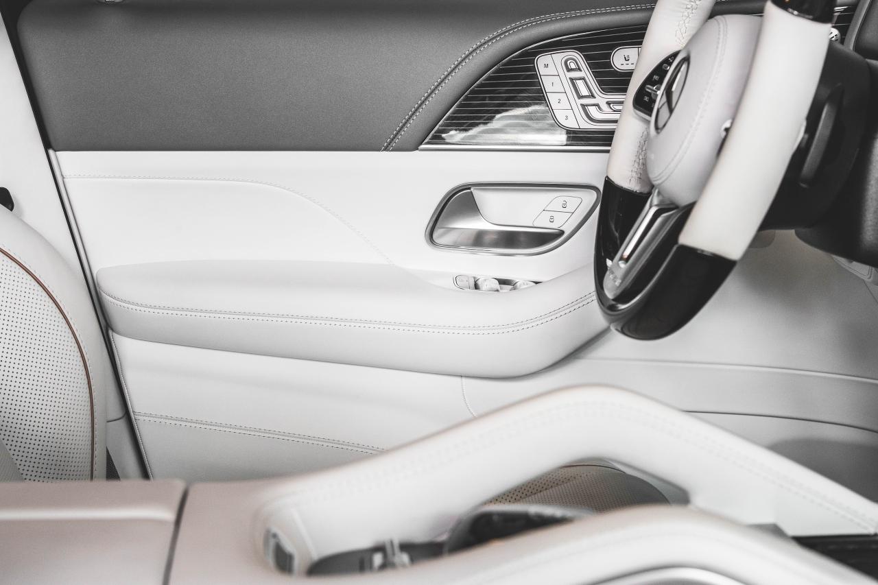 2023 Mercedes-Benz GLS Maybach GLS 600 4MATIC SUV Photo