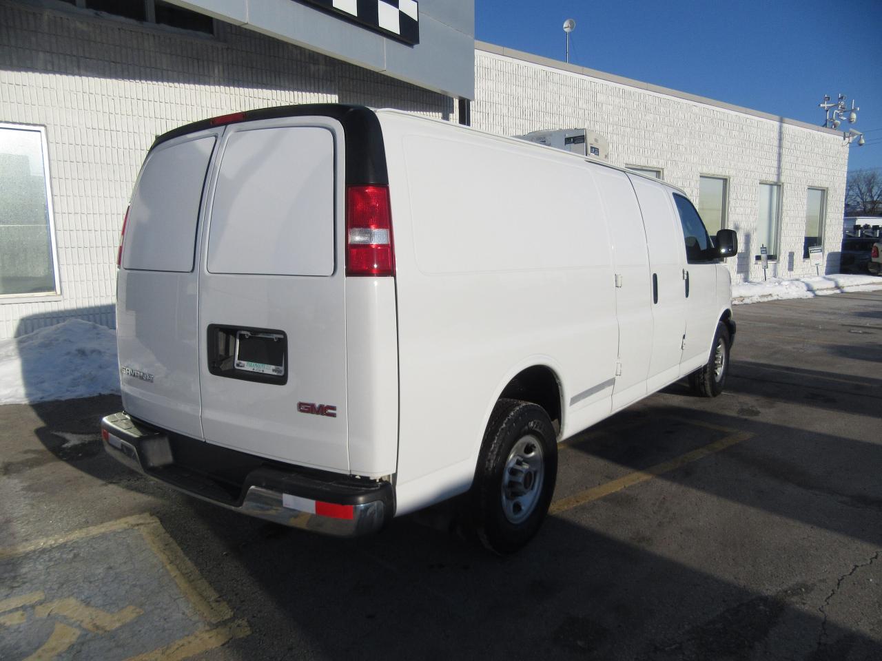 2020 GMC 3500 SAVANA WITH REEFER SYSTEM Photo