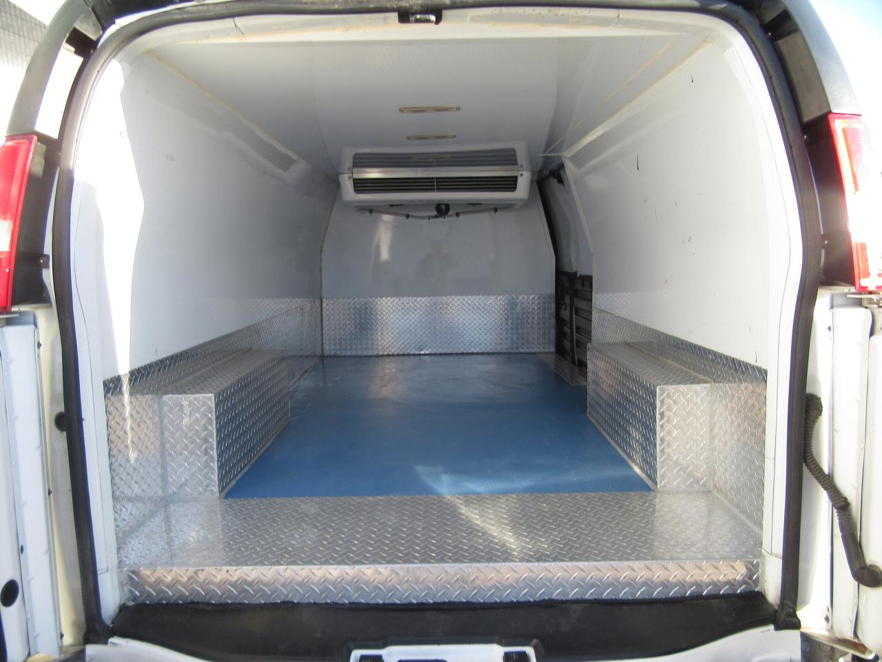 2020 GMC 3500 SAVANA WITH REEFER SYSTEM Photo