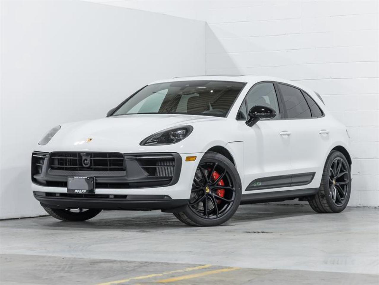 2026 Porsche Macan  Photo