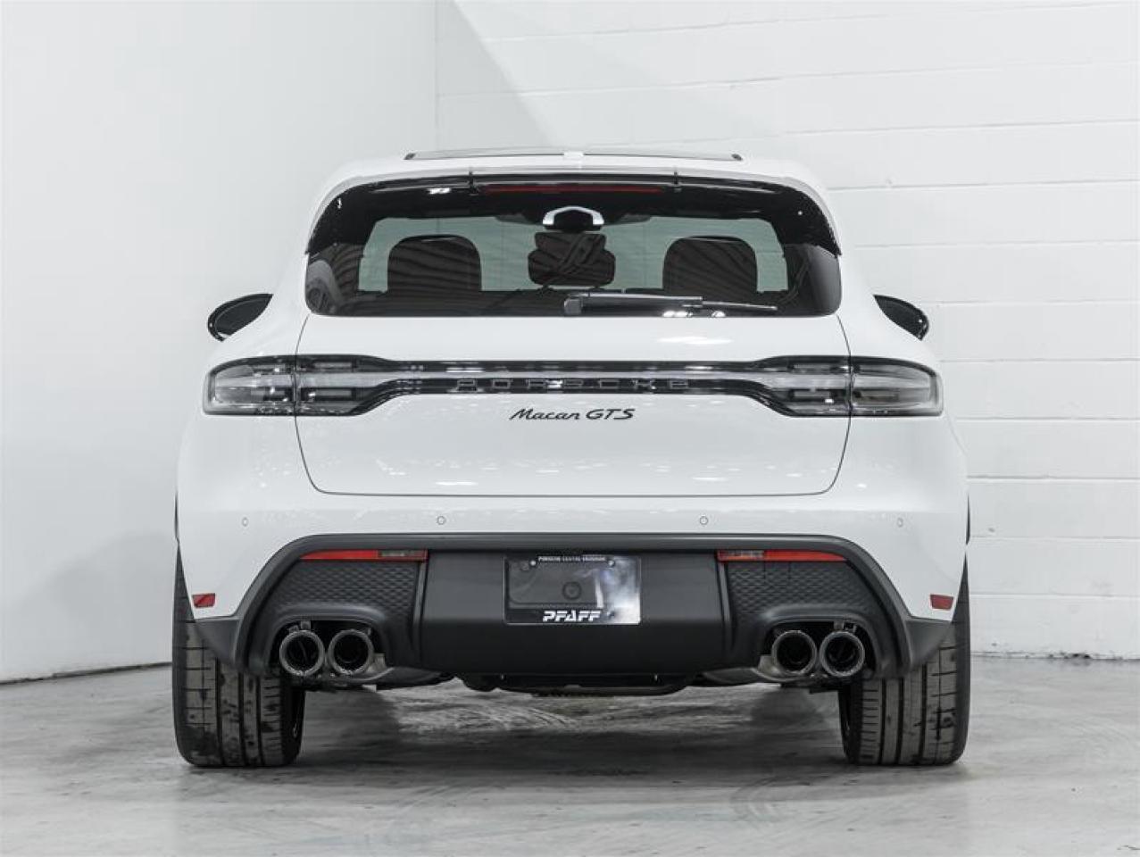 2026 Porsche Macan  Photo