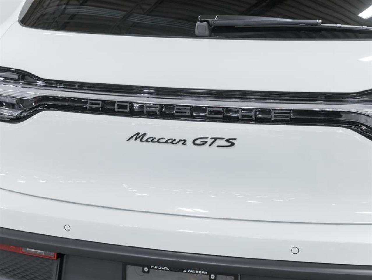 2026 Porsche Macan  Photo