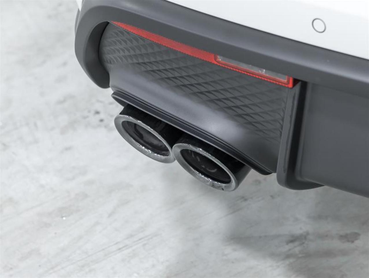 2026 Porsche Macan  Photo