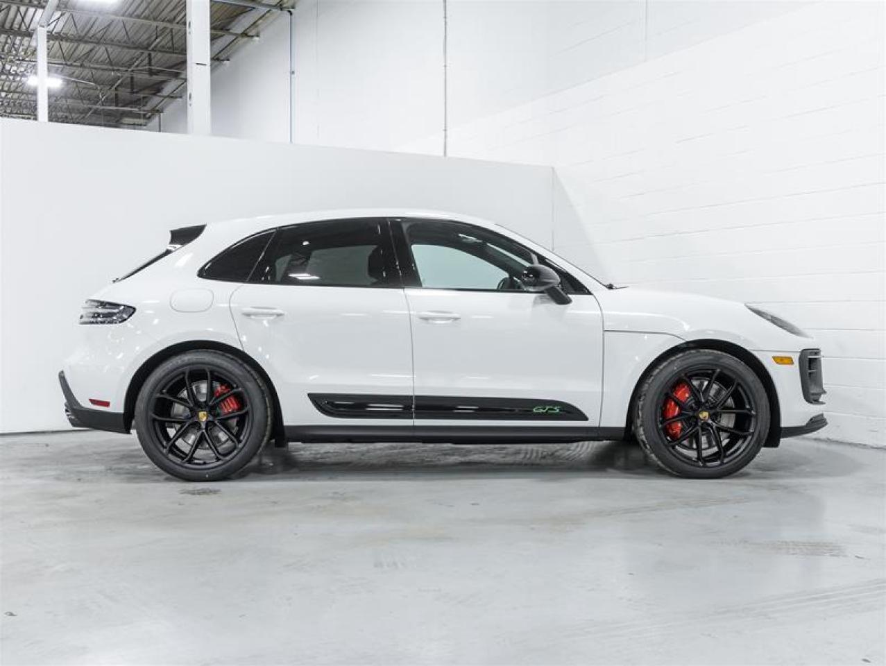 2026 Porsche Macan  Photo
