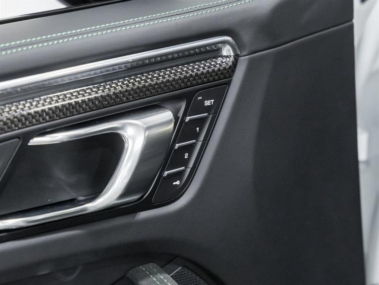 2026 Porsche Macan  Photo