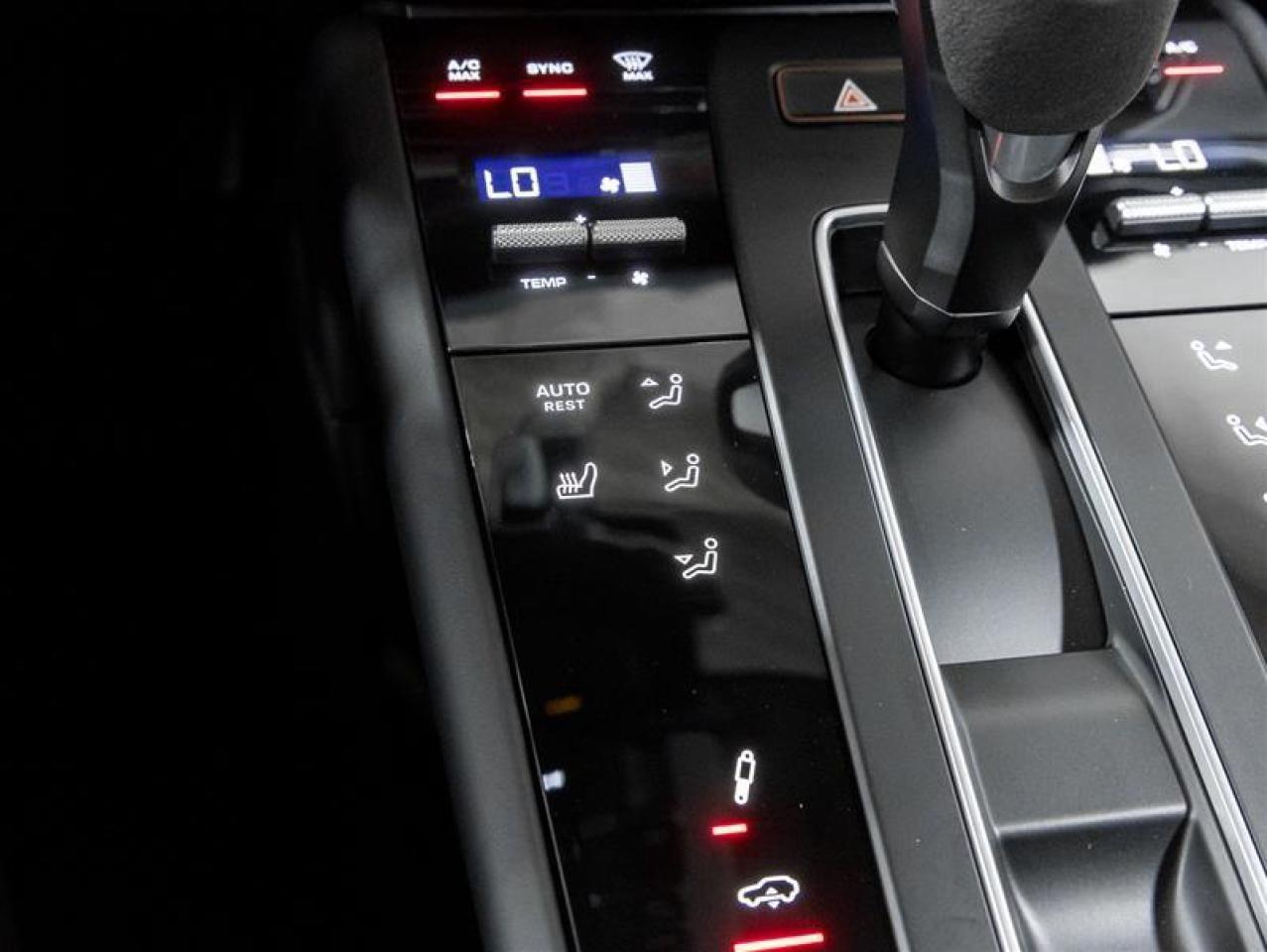 2026 Porsche Macan  Photo