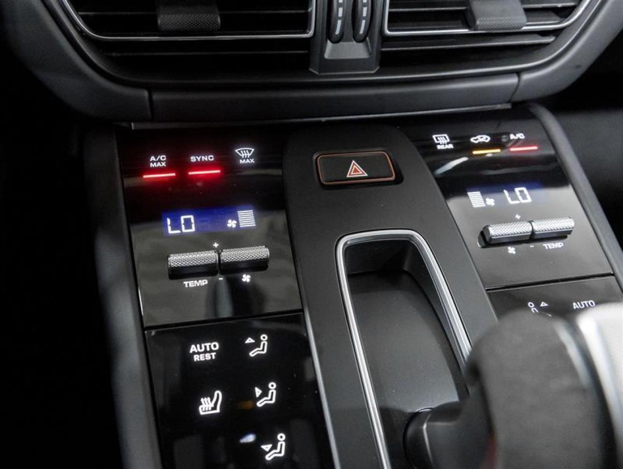 2026 Porsche Macan  Photo