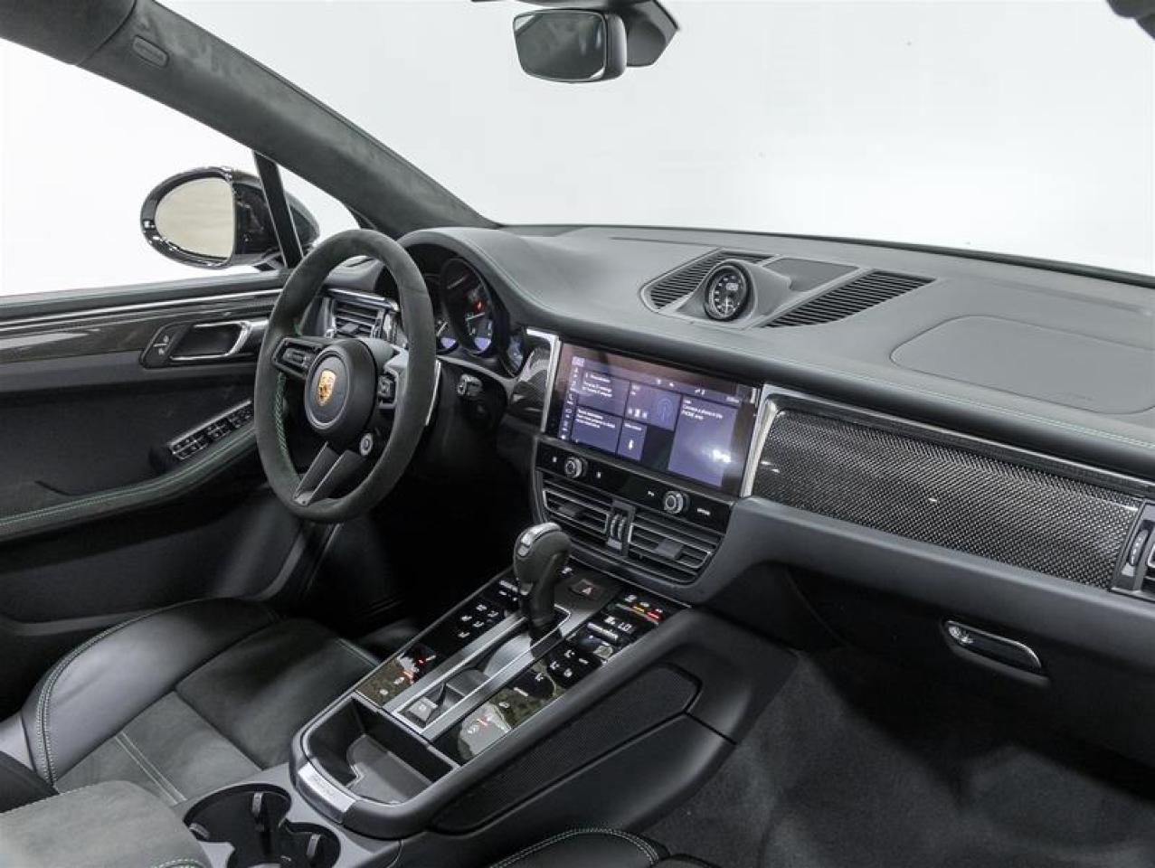 2026 Porsche Macan  Photo