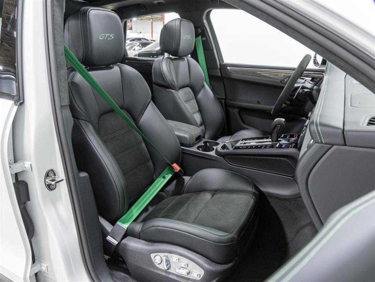 2026 Porsche Macan  Photo