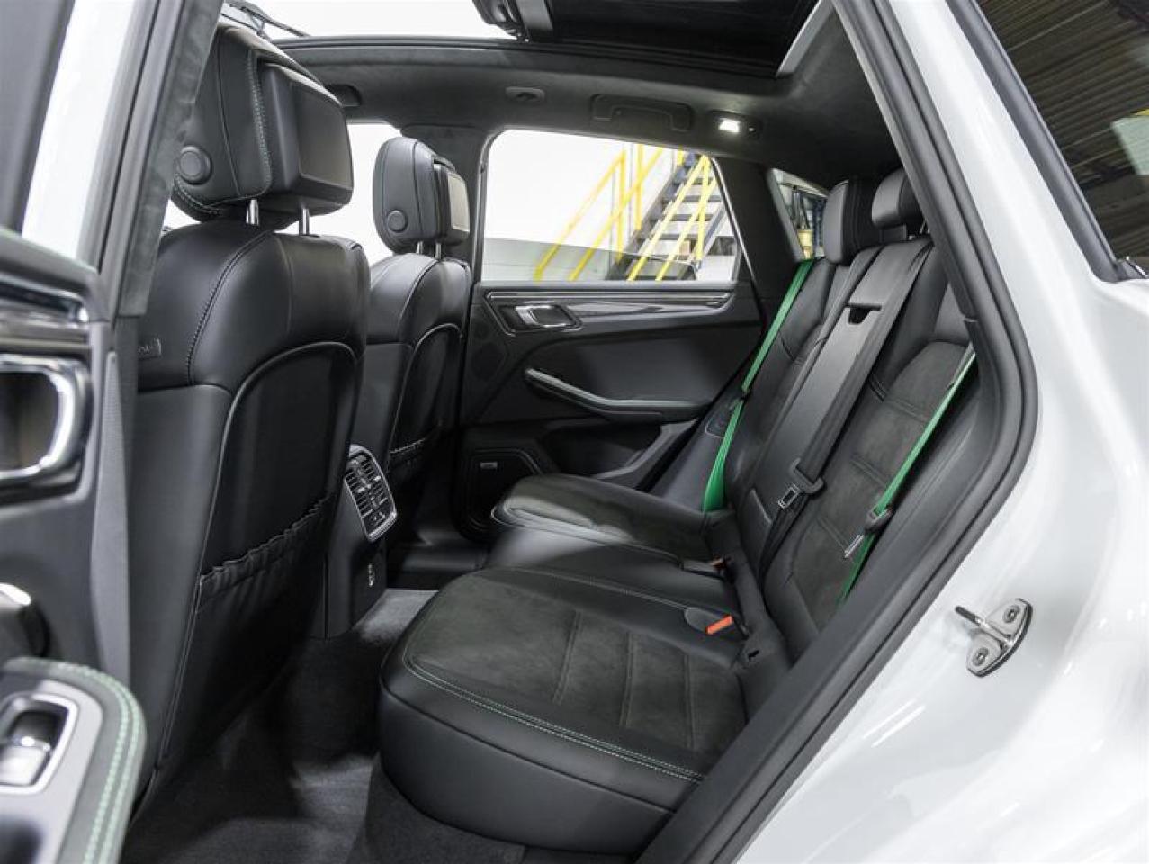 2026 Porsche Macan  Photo