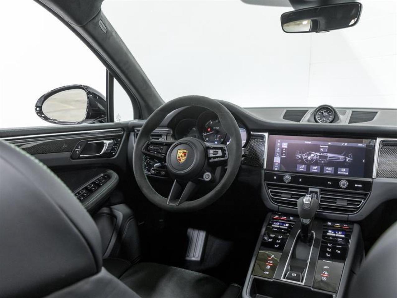 2026 Porsche Macan  Photo