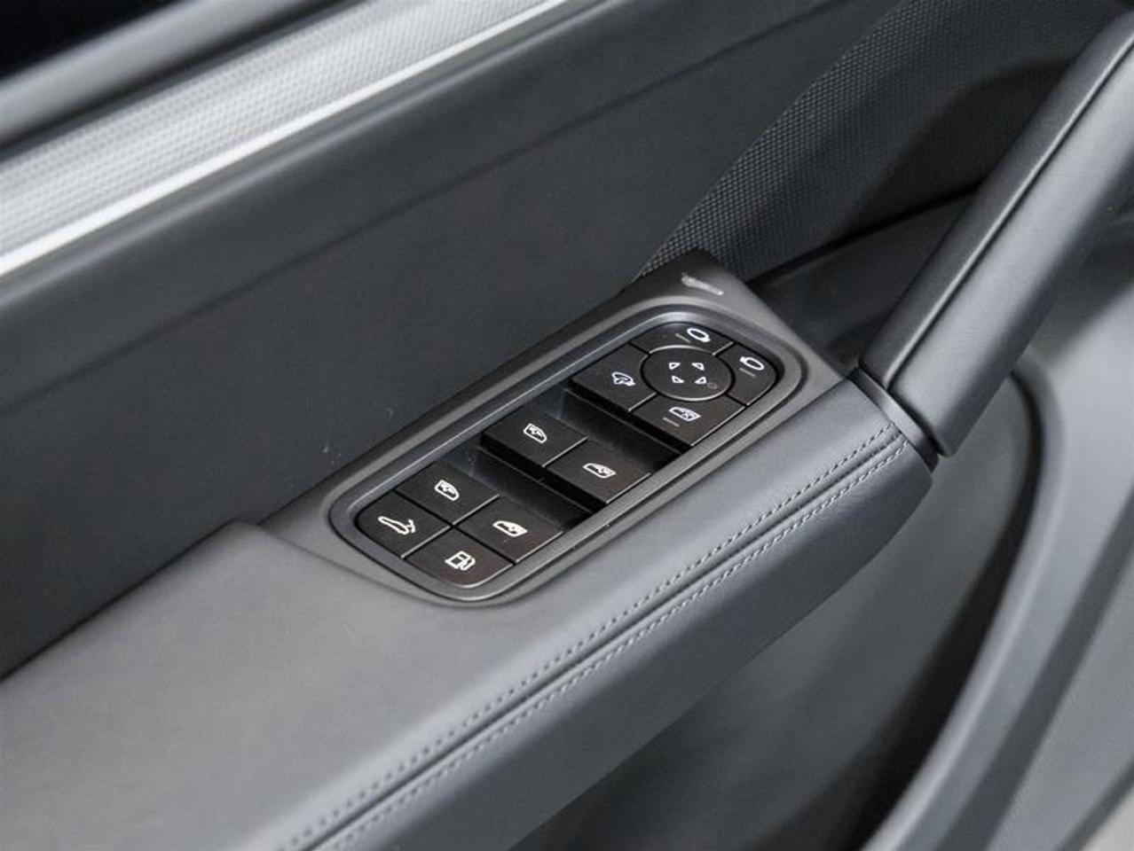 2026 Porsche Cayenne  Photo