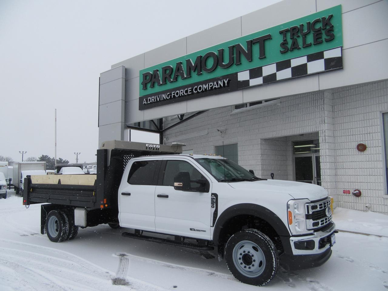 2023 Ford F-550 CREW CAB 4X4 DIESEL 12FT DUMP BOX Photo