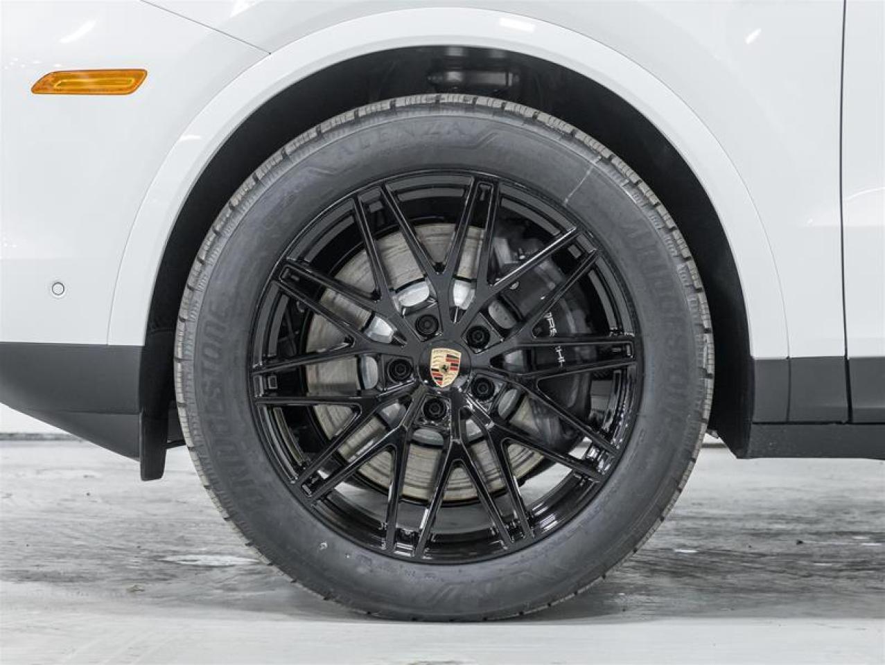 2026 Porsche Cayenne  Photo4