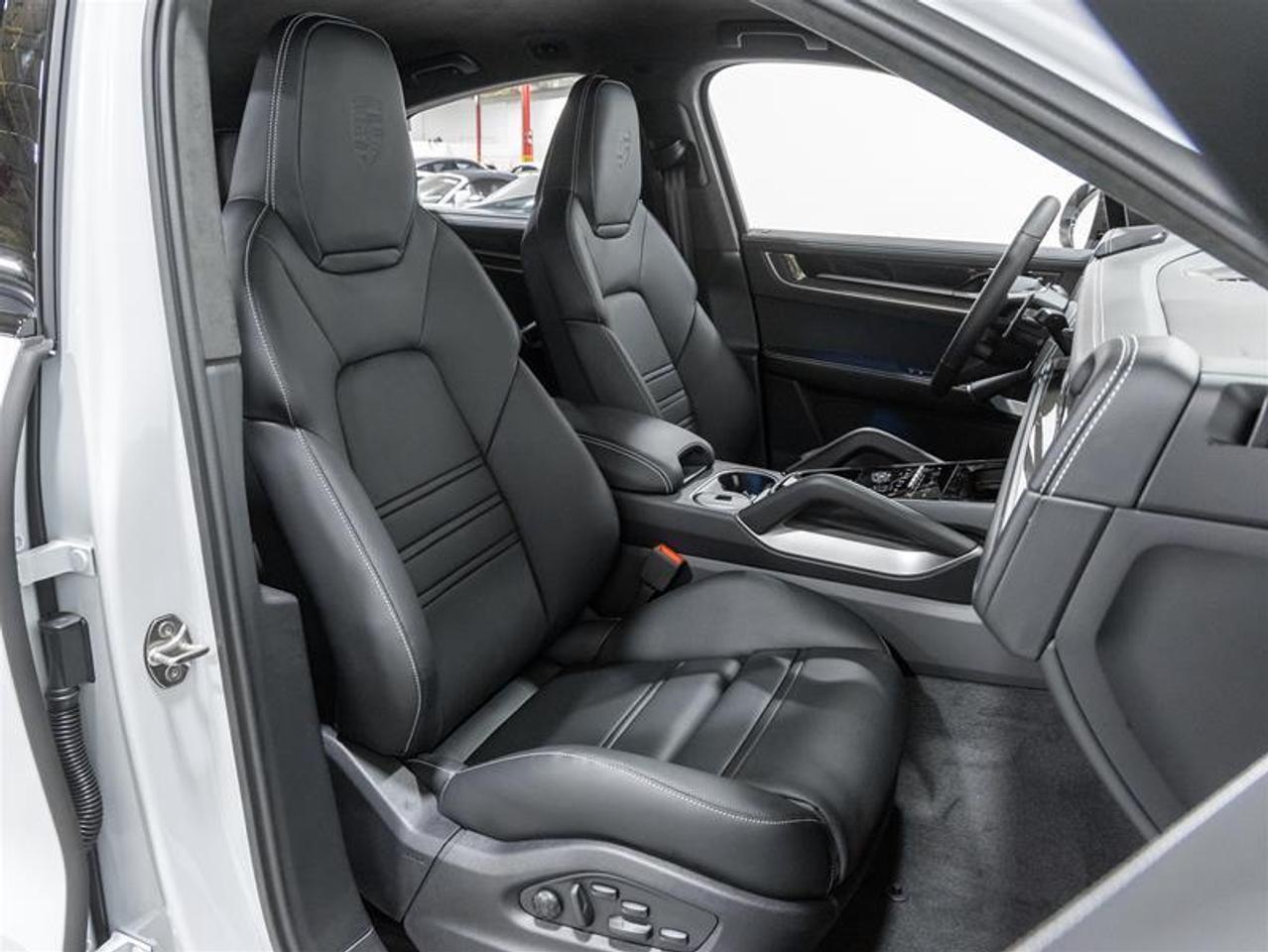 2026 Porsche Cayenne  Photo