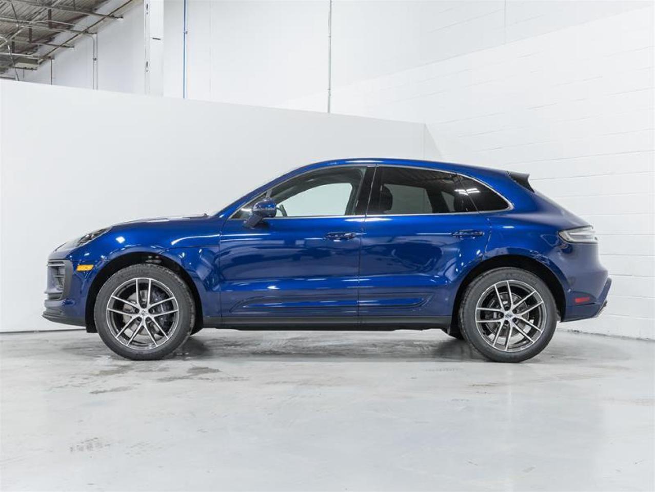 2026 Porsche Macan  Photo3