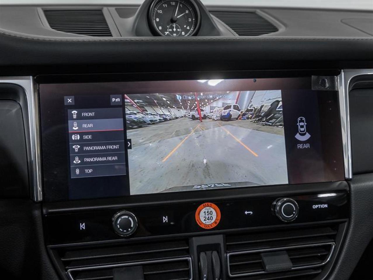 2026 Porsche Macan  Photo