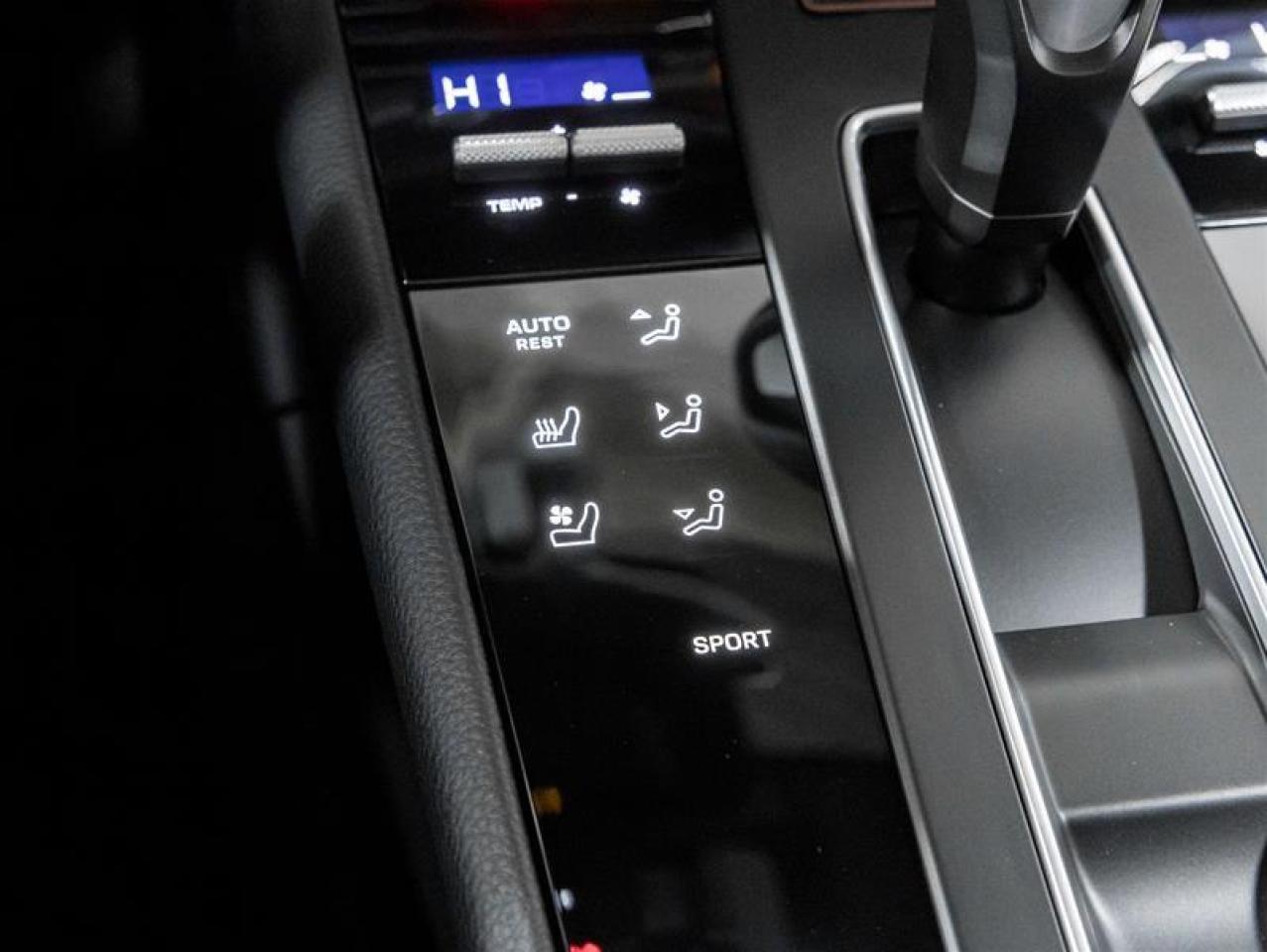 2026 Porsche Macan  Photo