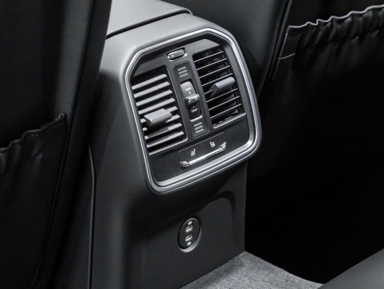 2026 Porsche Macan  Photo