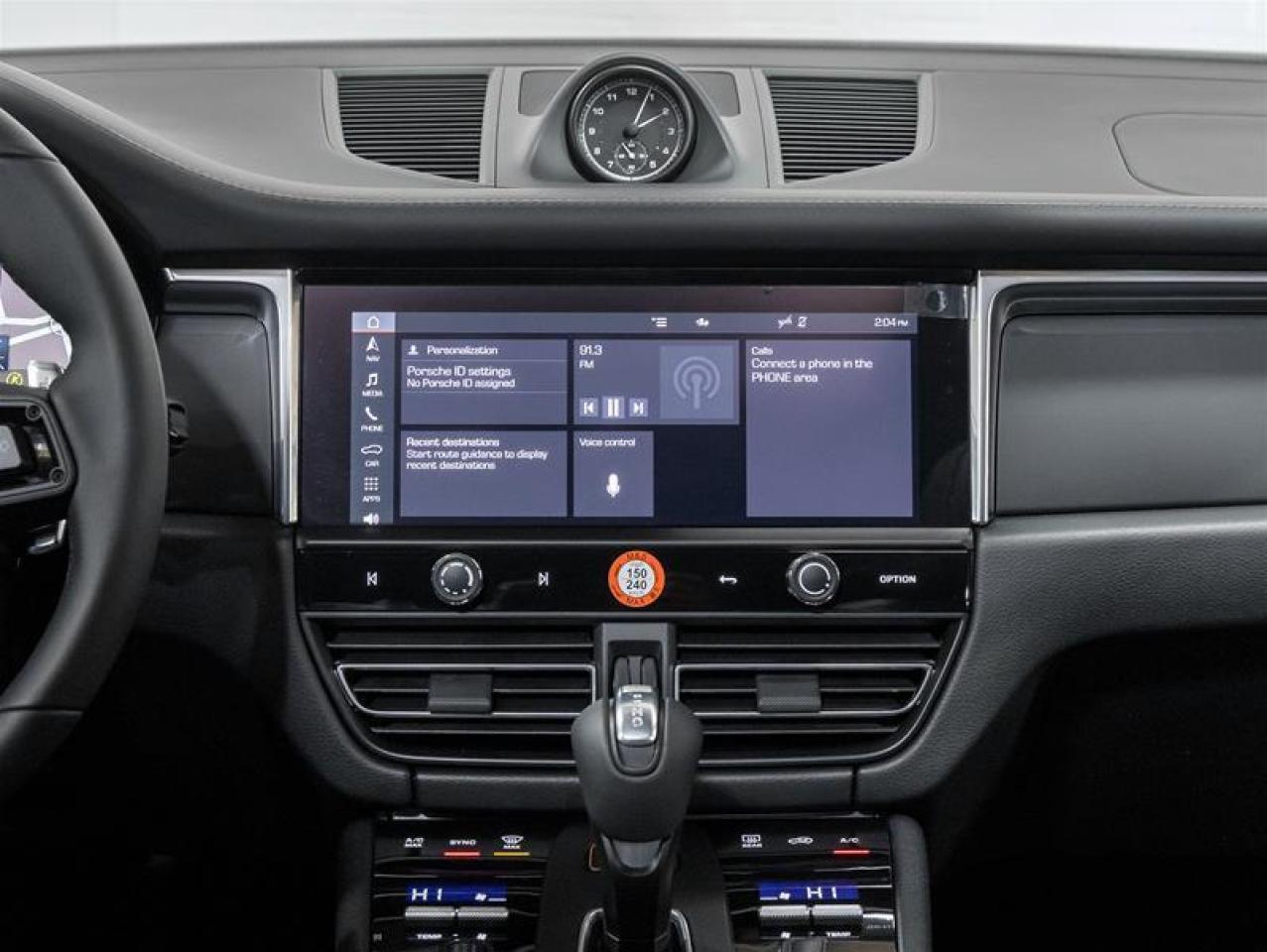 2026 Porsche Macan  Photo