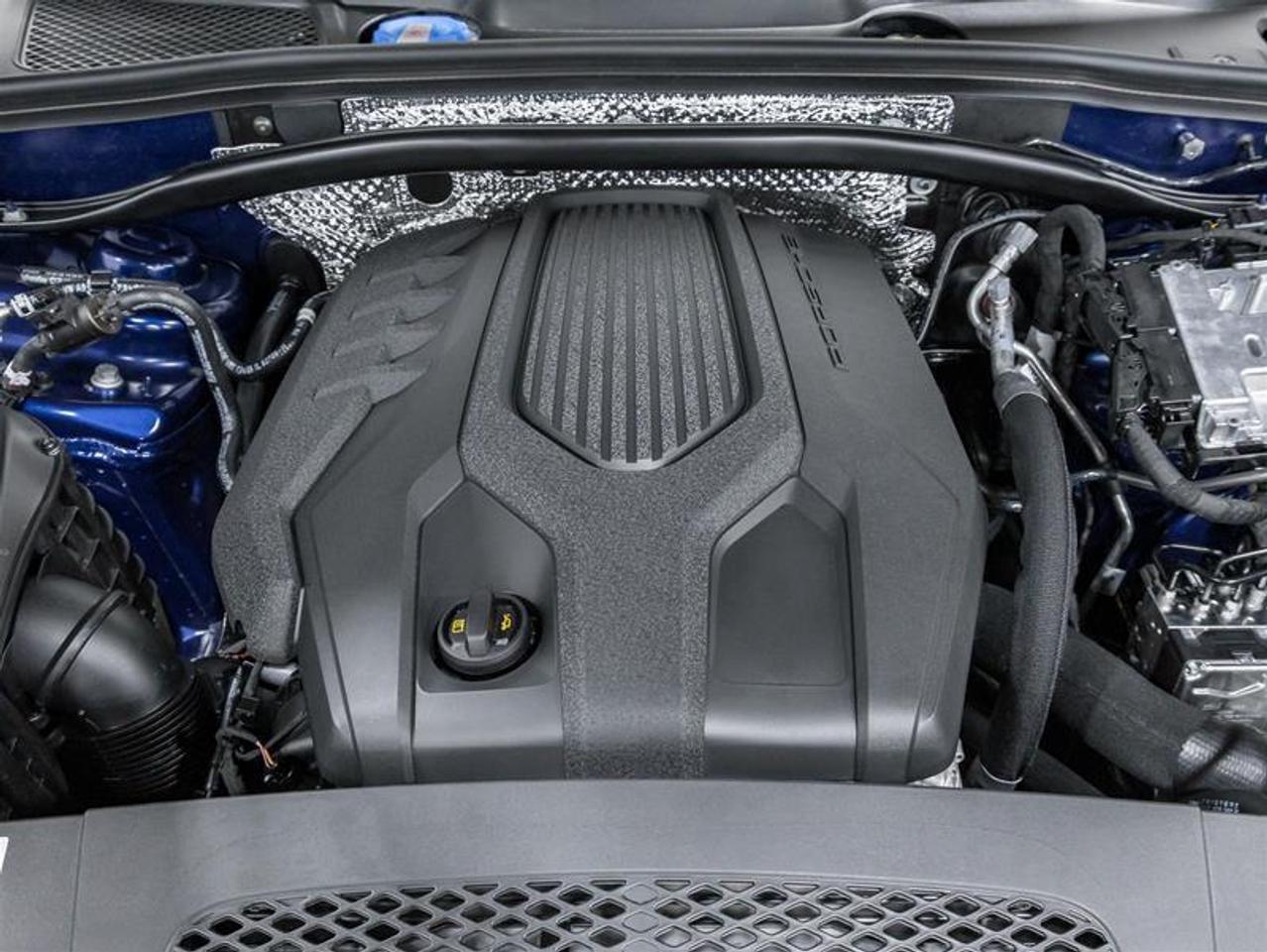 2026 Porsche Macan  Photo2