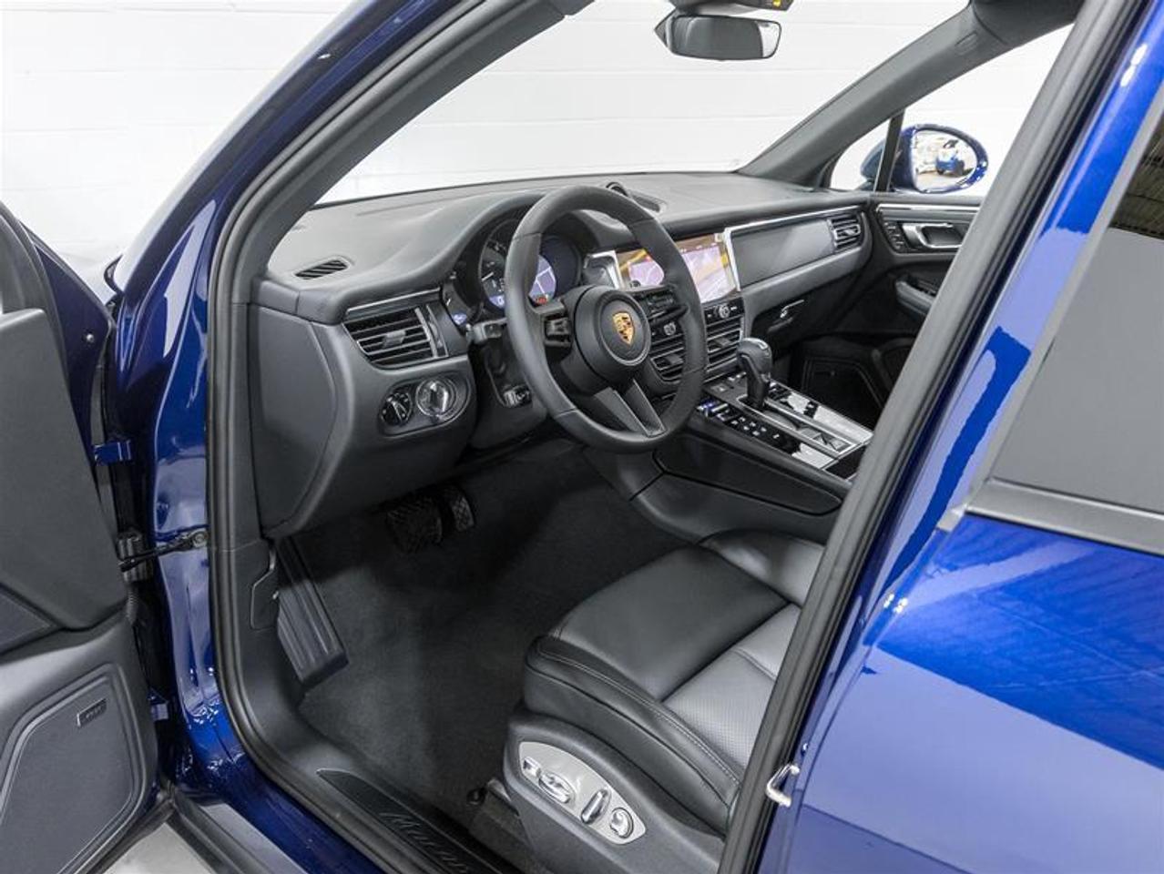 2026 Porsche Macan  Photo