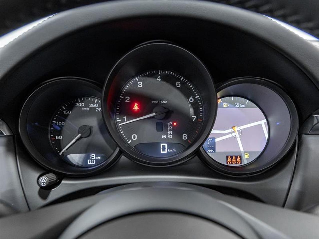 2026 Porsche Macan  Photo