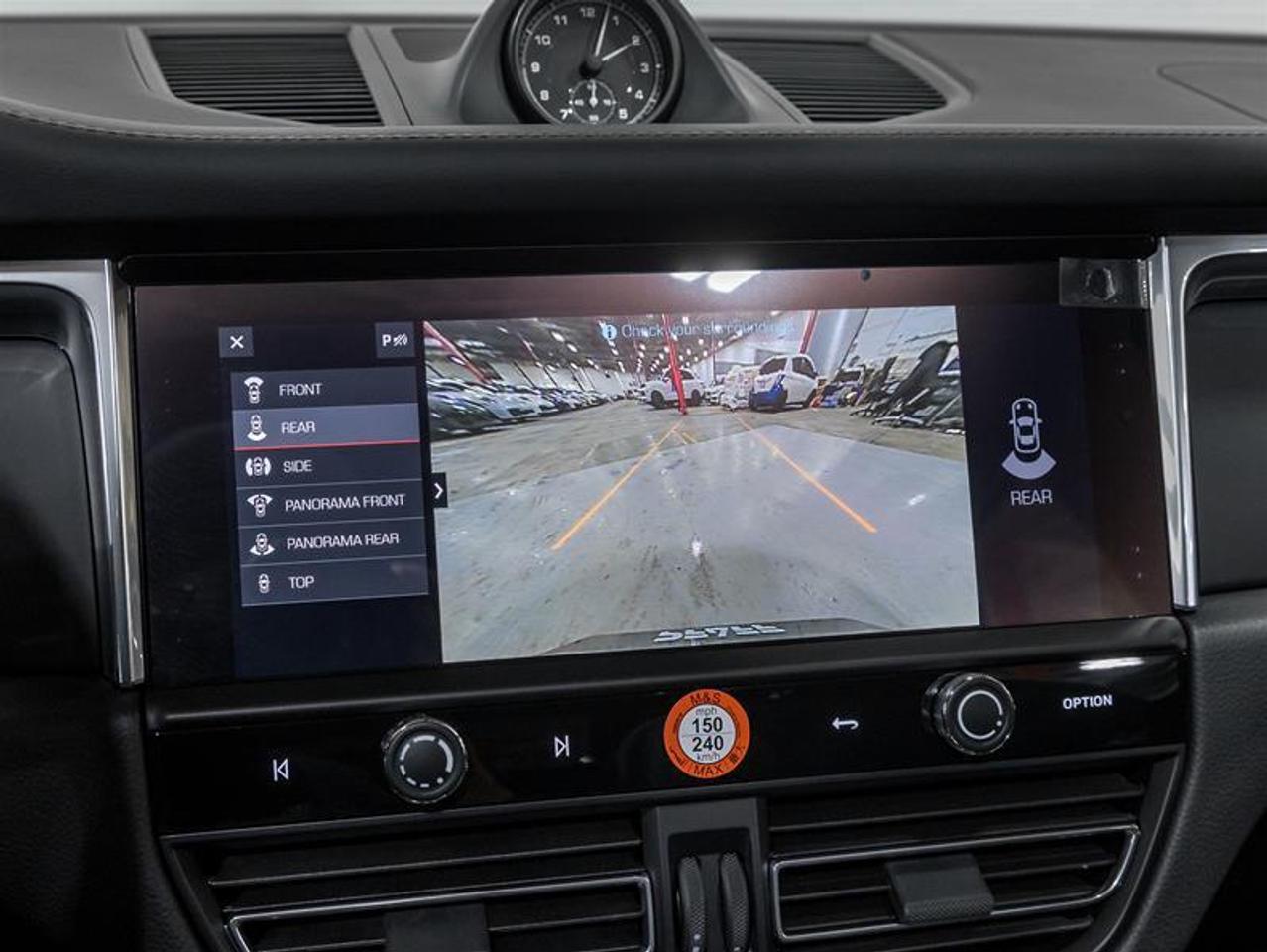 2026 Porsche Macan  Photo