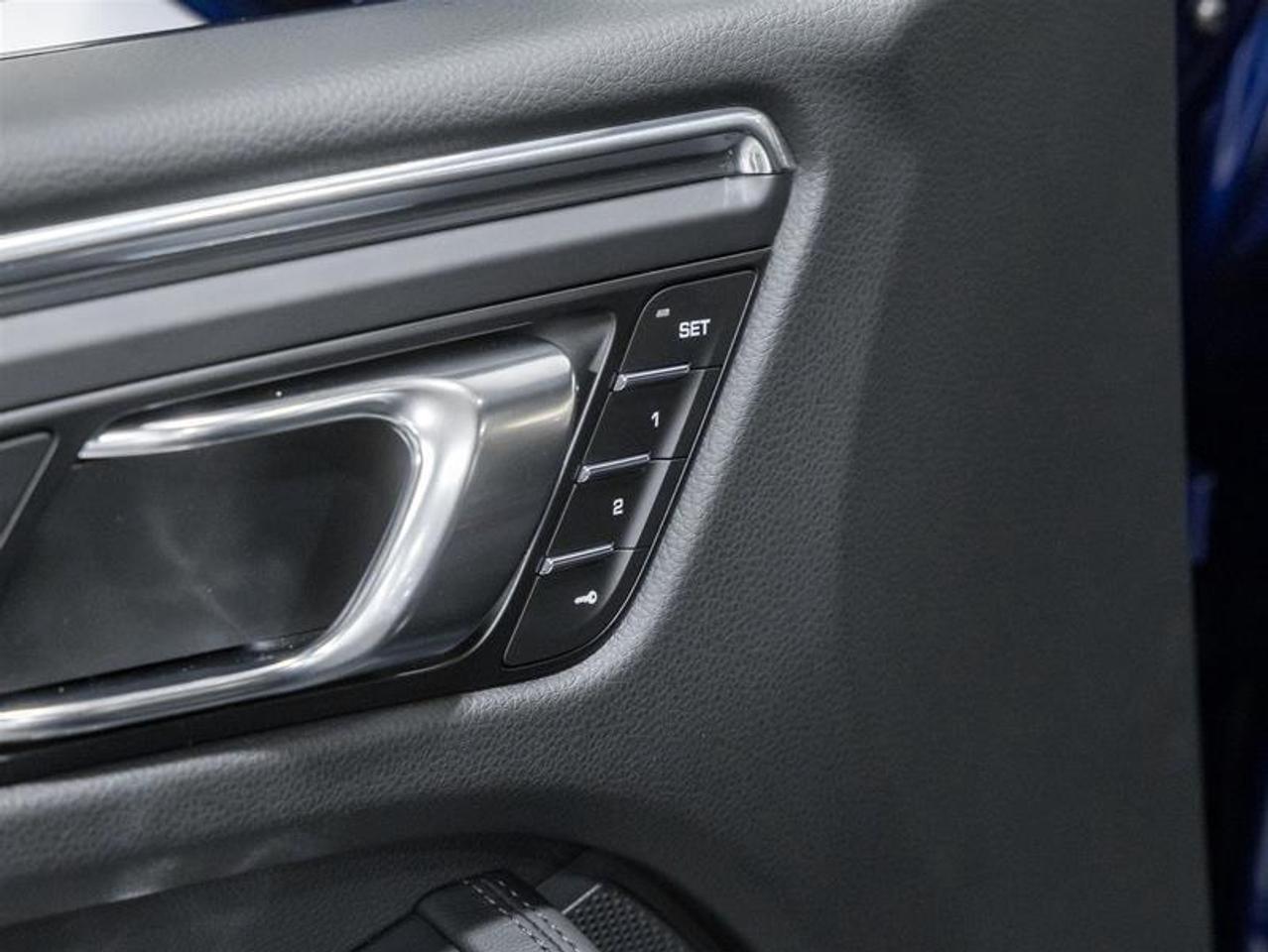 2026 Porsche Macan  Photo