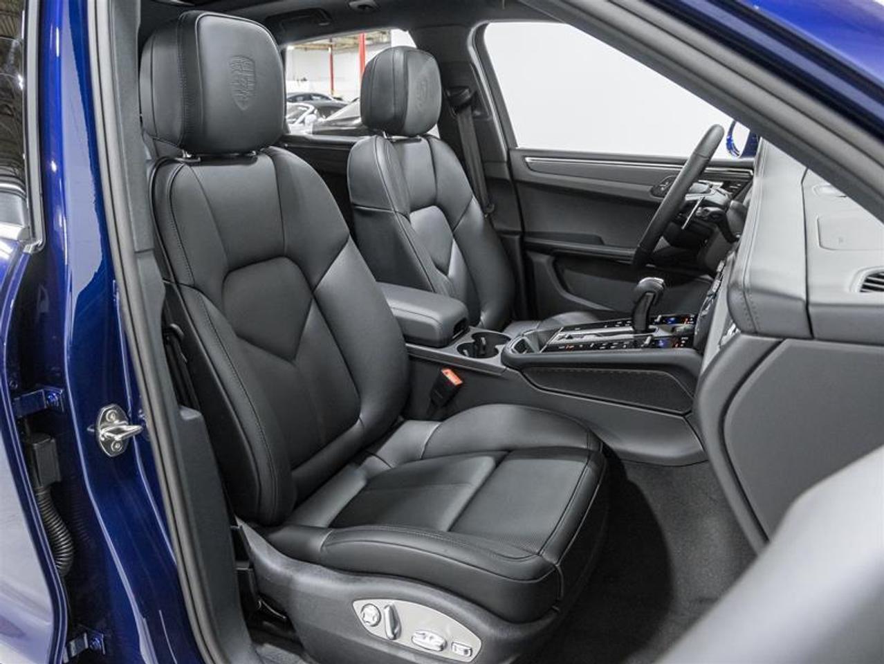 2026 Porsche Macan  Photo
