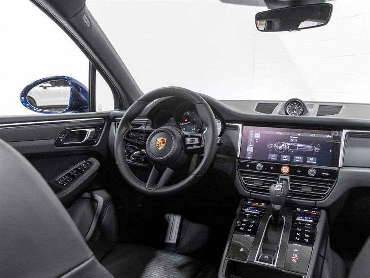 2026 Porsche Macan  Photo