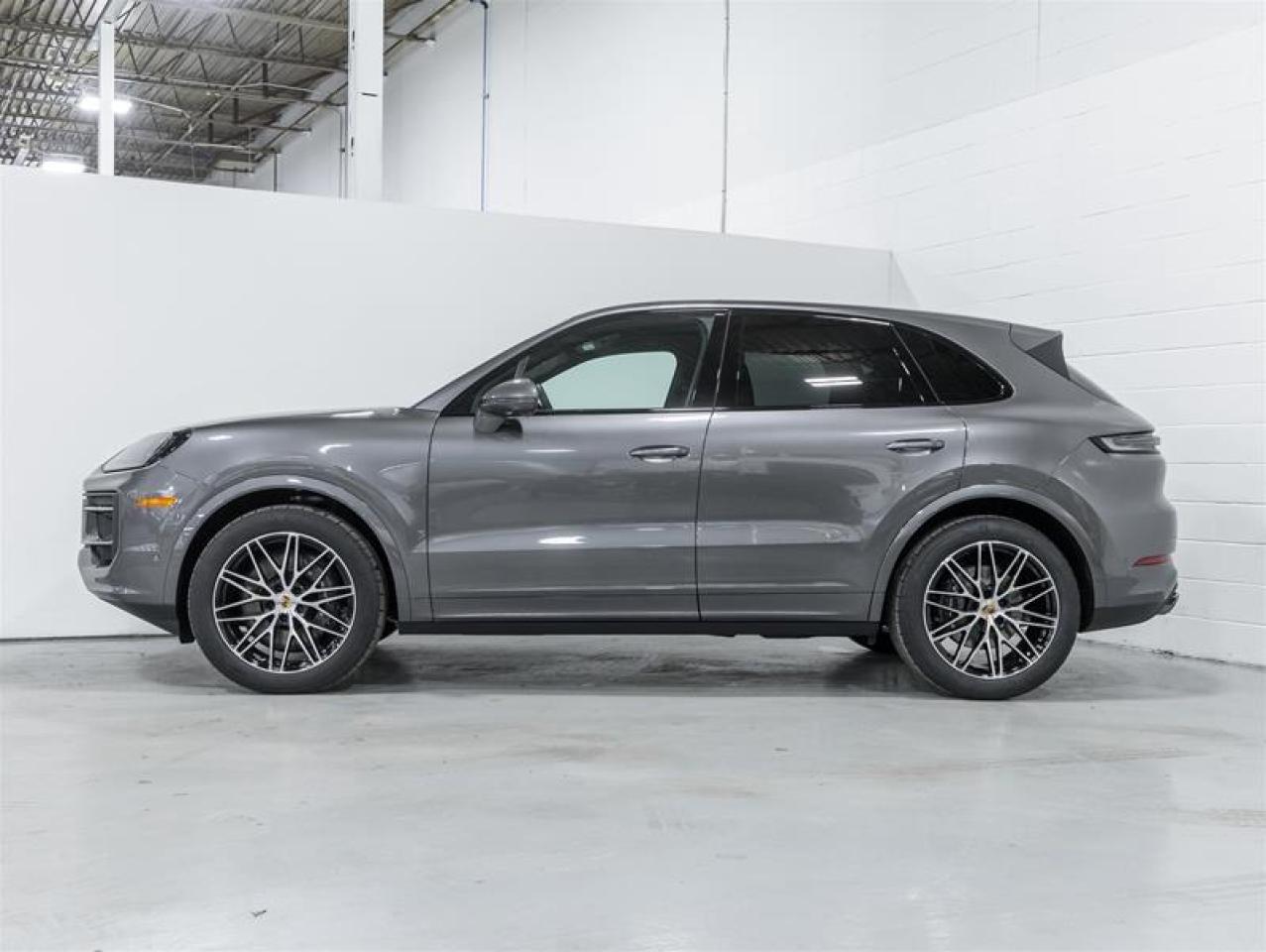 2026 Porsche Cayenne  Photo3
